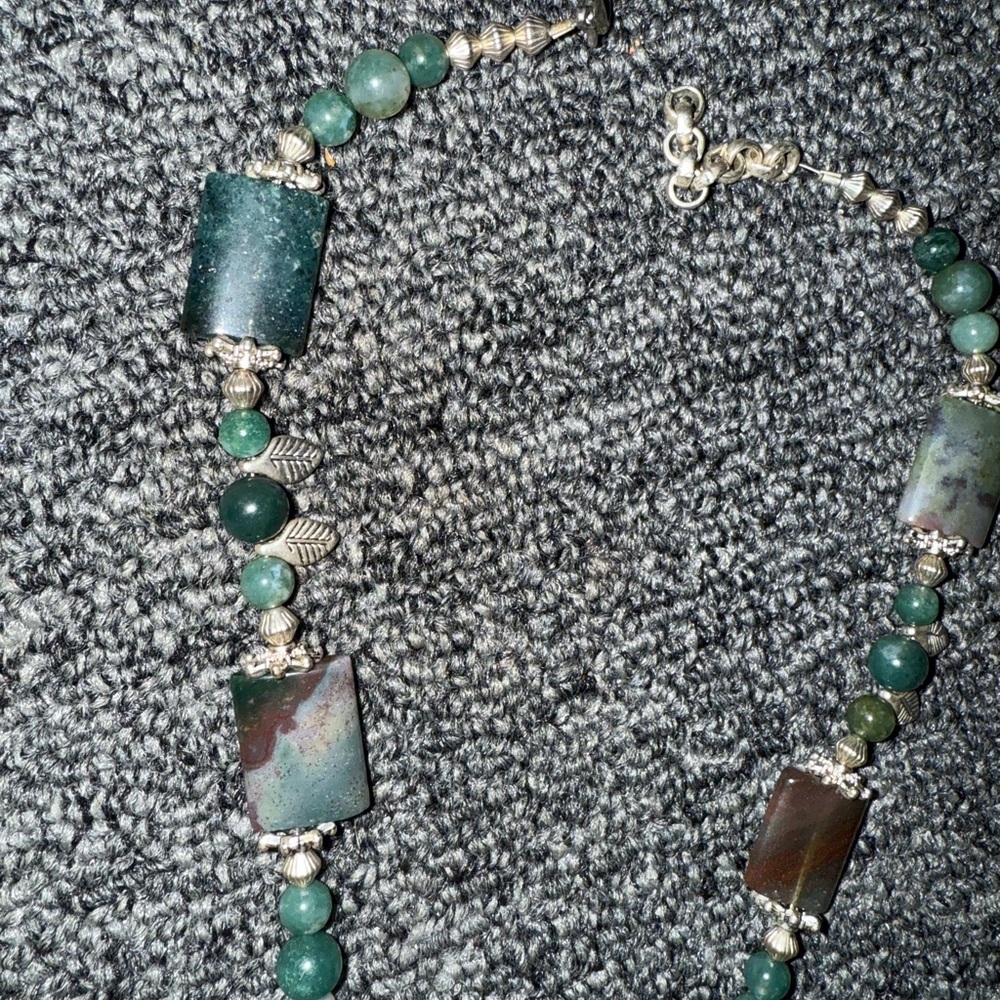 Gorgeous Vintage Elegant Green Agate Stone Necklace - Picture 4 of 4